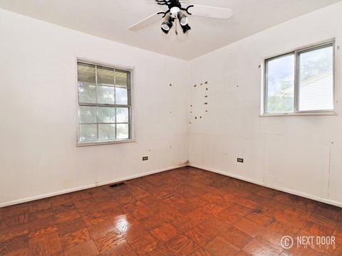 1310 Palm Dr, Wheeling, IL 60090 photo 5