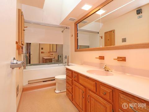 1310 Palm Dr, Wheeling, IL 60090 photo 9