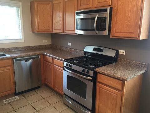 152 Thackeray Dr, Bolingbrook, IL 60440 photo 6