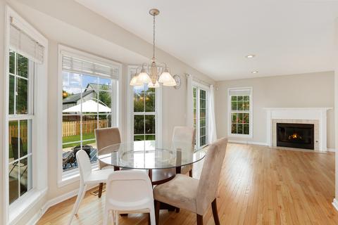 1257 Cobblers Xing, Elgin, IL 60120 photo 4