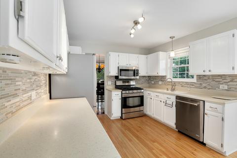 1257 Cobblers Xing, Elgin, IL 60120 photo 3