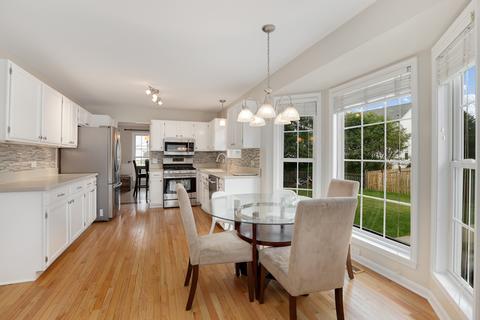 1257 Cobblers Xing, Elgin, IL 60120 photo 2