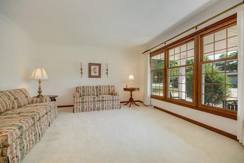 525 Meyer Ct, Aurora, IL 60506 photo 5