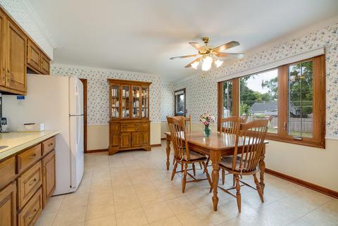 525 Meyer Ct, Aurora, IL 60506 photo 9