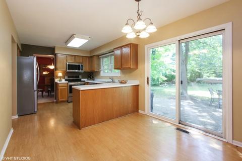 174 Hampton St, Cary, IL 60013 photo 3