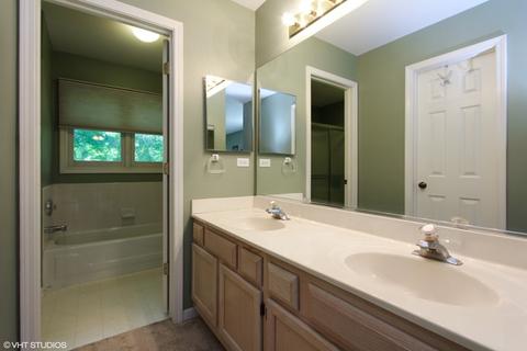 174 Hampton St, Cary, IL 60013 photo 12