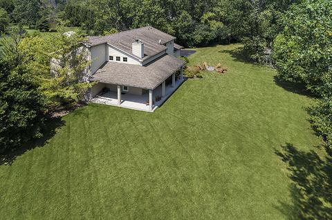 7 Bannockburn Ct, Bannockburn, IL 60015 photo 2
