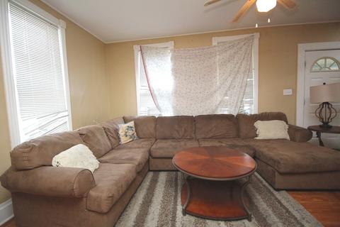 461 Division St, Elgin, IL 60120 photo 5