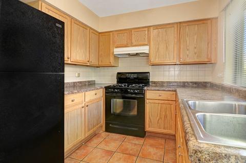 2196 Harwinton Pl, Hoffman Estates, IL 60169 photo 3