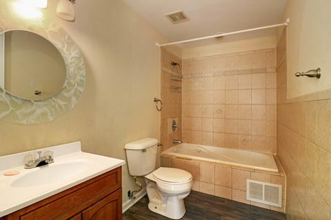2196 Harwinton Pl, Hoffman Estates, IL 60169 photo 10