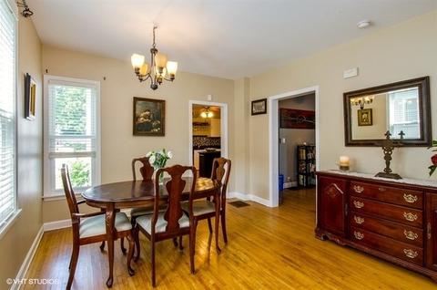 914 Bellevue Ave, Elgin, IL 60120 photo 3