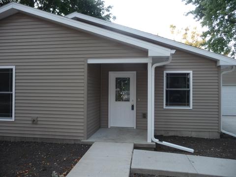 523 E Washington St, Arcola, IL 61910 photo 2