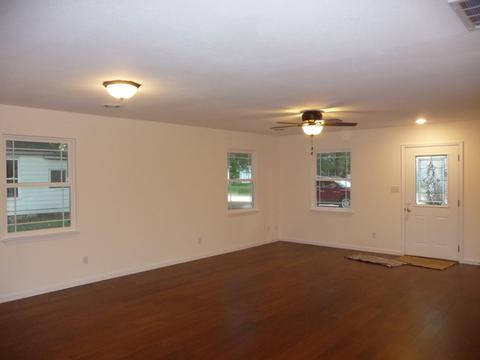 523 E Washington St, Arcola, IL 61910 photo 4