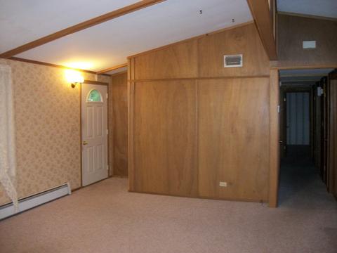 8 Loreen Dr, Paxton, IL 60957 photo 4