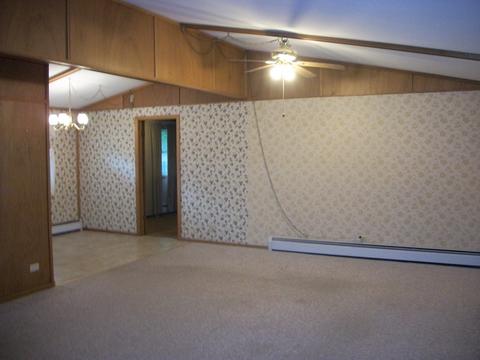 8 Loreen Dr, Paxton, IL 60957 photo 2