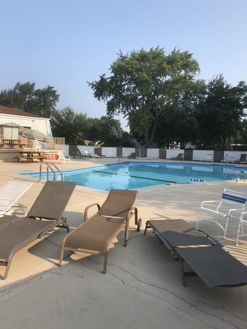 4512 Kings Walk Dr #2A, Rolling Meadows, IL 60008 photo 13