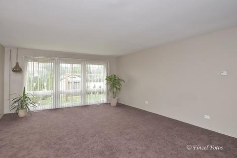 1465 Devonshire Ln, Hoffman Estates, IL 60169 photo 3
