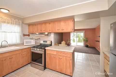 1465 Devonshire Ln, Hoffman Estates, IL 60169 photo 7