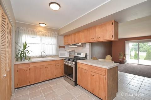 1465 Devonshire Ln, Hoffman Estates, IL 60169 photo 8