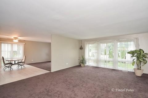 1465 Devonshire Ln, Hoffman Estates, IL 60169 photo 2