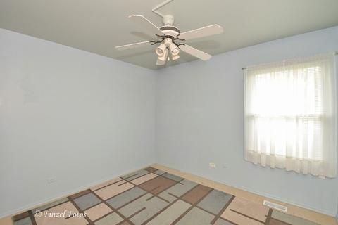 1465 Devonshire Ln, Hoffman Estates, IL 60169 photo 10
