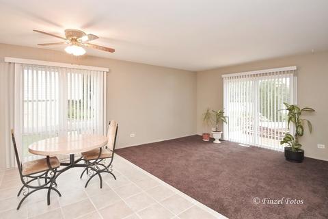 1465 Devonshire Ln, Hoffman Estates, IL 60169 photo 5