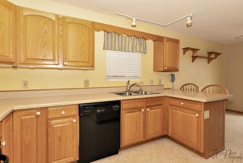 618 Wimbleton Trl, Mchenry, IL 60050 photo 5