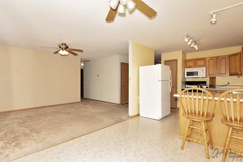 618 Wimbleton Trl, Mchenry, IL 60050 photo 3