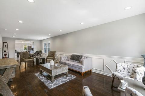 1716 E 87th Pl, Chicago, IL 60617 photo 4