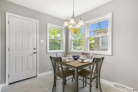 1716 E 87th Pl, Chicago, IL 60617 photo 12