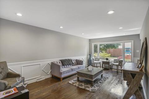 1716 E 87th Pl, Chicago, IL 60617 photo 3