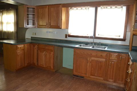 122 E 2nd St, Spring Valley, IL 61362 photo 4