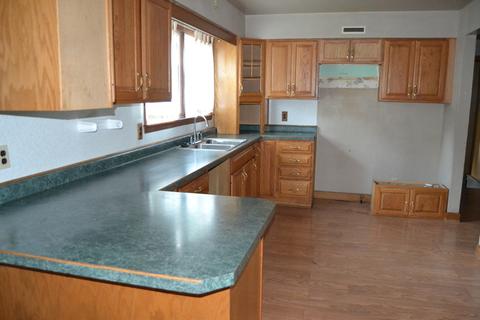 122 E 2nd St, Spring Valley, IL 61362 photo 3