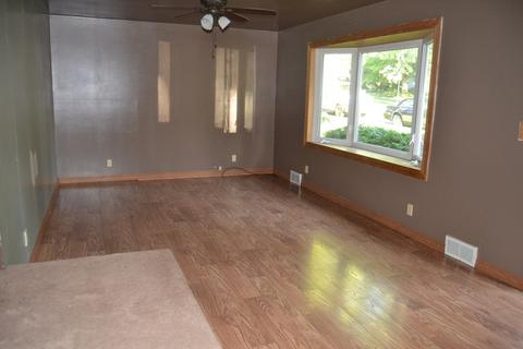 122 E 2nd St, Spring Valley, IL 61362 photo 2