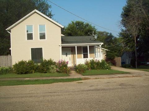 205 N Main St, Walnut, IL 61376 photo 1