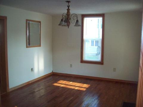 205 N Main St, Walnut, IL 61376 photo 13