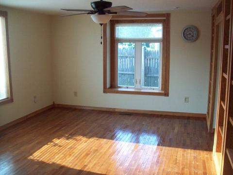 205 N Main St, Walnut, IL 61376 photo 4