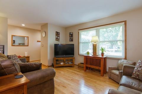 556 Alida Dr, Cary, IL 60013 photo 4
