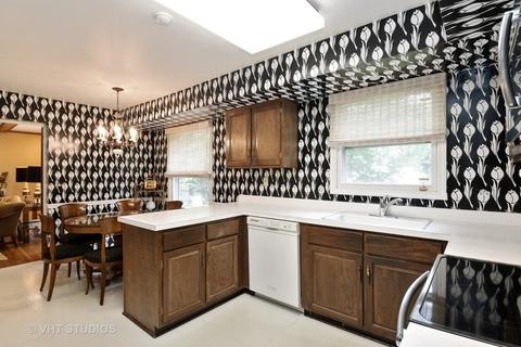270 Coachmaker Dr, Northbrook, IL 60062 photo 4