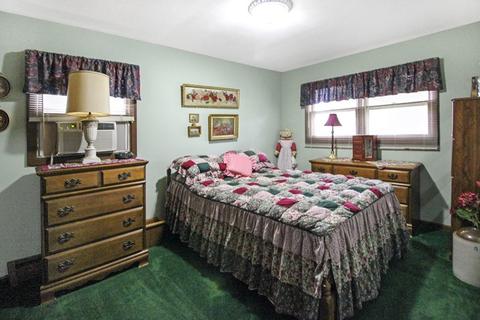 2275 Sunset Dr, Freeport, IL 61032 photo 19
