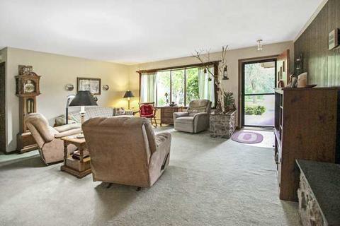 2275 Sunset Dr, Freeport, IL 61032 photo 3