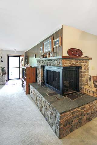 2275 Sunset Dr, Freeport, IL 61032 photo 4