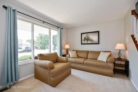 2946 Diane Dr, Aurora, IL 60504 photo 3