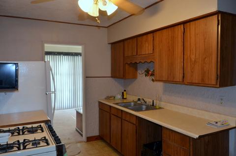 17327 Lorenz Ave, Lansing, IL 60438 photo 4