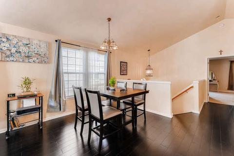 2466 Emily Ln, Elgin, IL 60124 photo 7