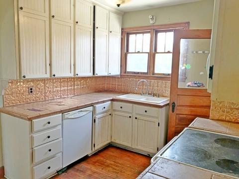435 E Main St, Wyanet, IL 61379 photo 4