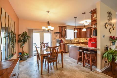 2003 Carrier Cir, Plainfield, IL 60586 photo 9