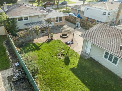 2080 Westview Dr, Des Plaines, IL 60018 photo 25