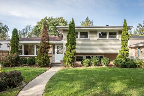 2080 Westview Dr, Des Plaines, IL 60018 photo 1