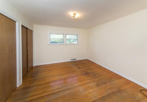 2080 Westview Dr, Des Plaines, IL 60018 photo 13